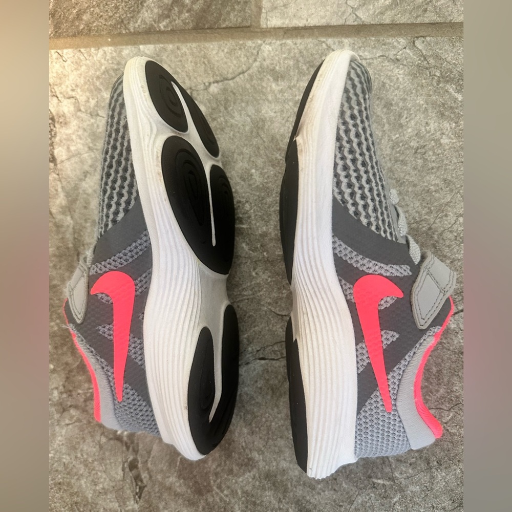 Toddler girls size 11 Nike